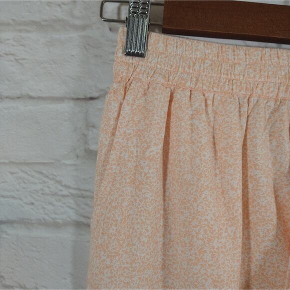 W Volcom Girls Casual Orange White Static Bloom Pull On Shorts NWT Size L 10/12 - Picture 2 of 7